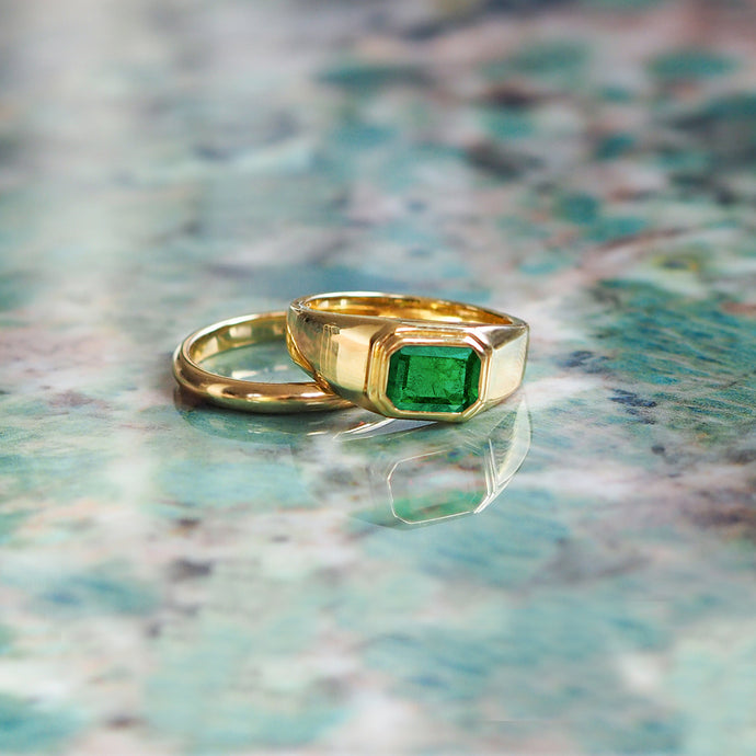Ring / Rings / Emerald / Engagement Ring / How to choose an Emerald / Emerald Education / What you need to know when buying an Emerald 