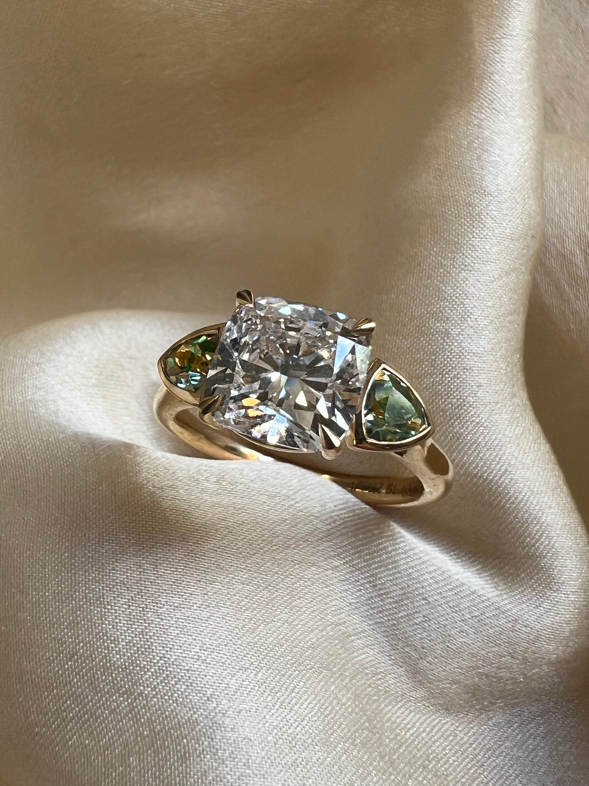 The Guide to 2-Carat Engagement Rings