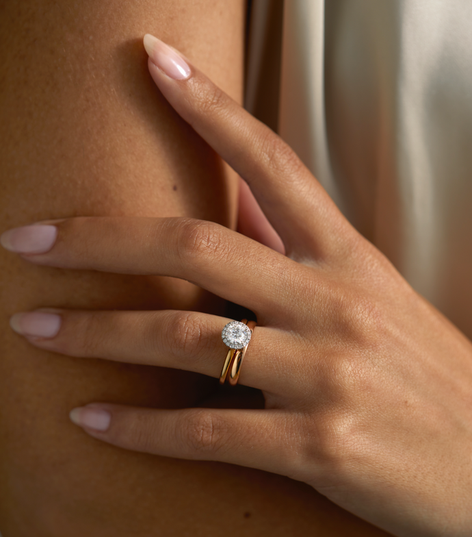 How Many Carats Should an Engagement Ring Be? A Complete Guide