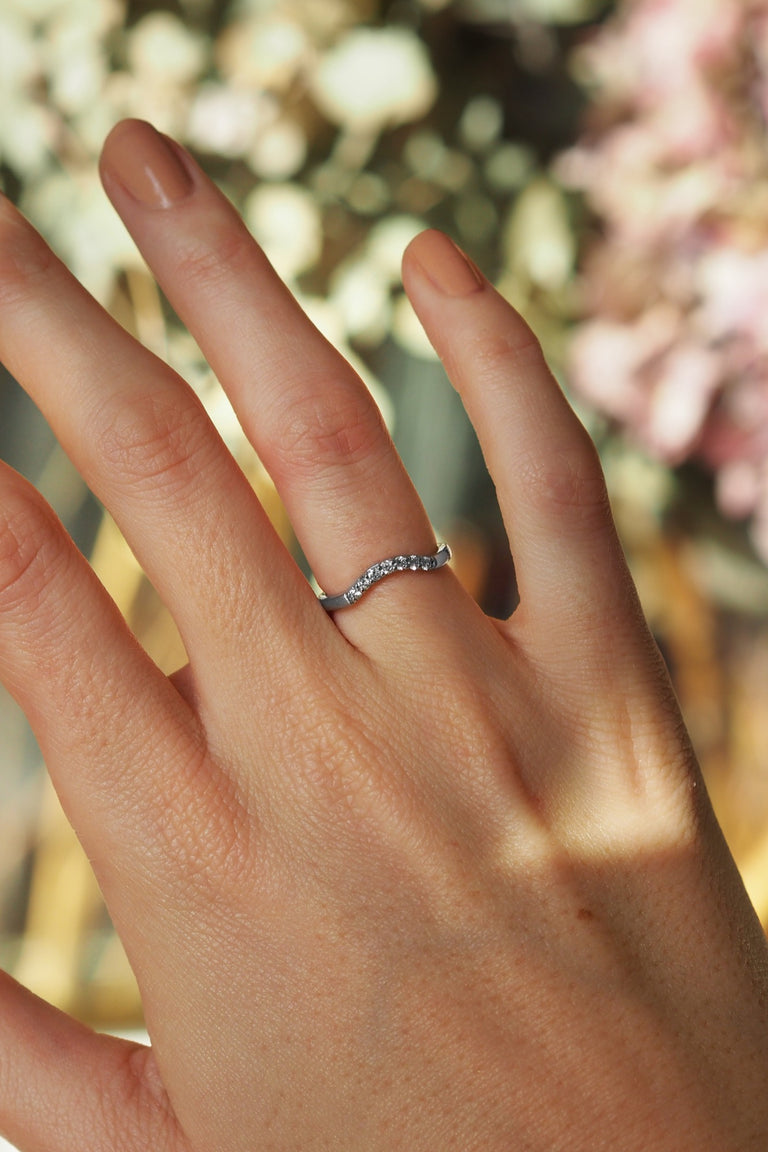 The Curved Band Band, Plain, Platinum Ring