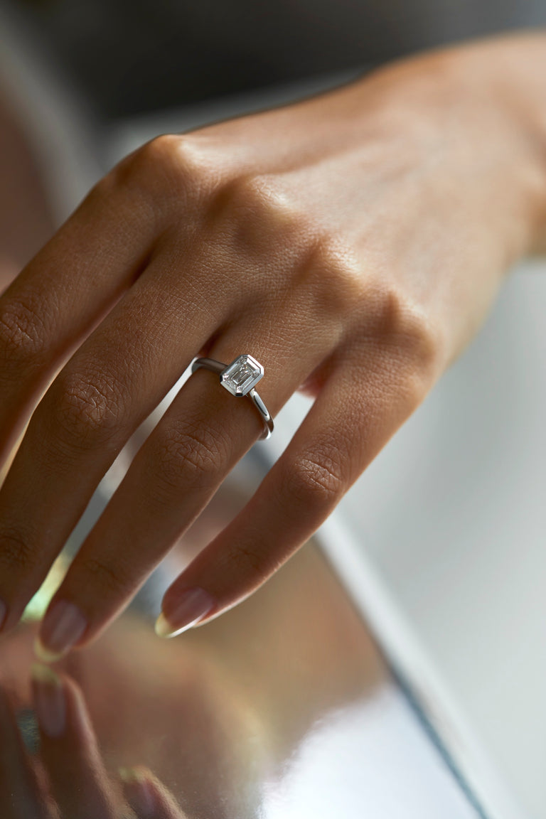 Treasure Box Lab Grown Bezel Round Cut Platinum 0.5ct